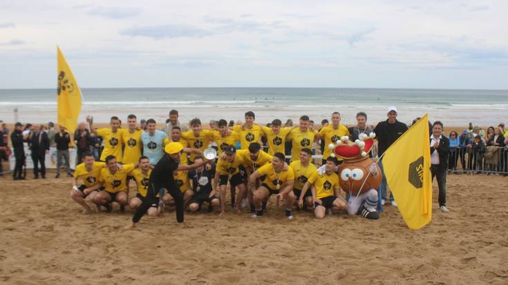 Latz Taberna garaile Zarauzko hondartzako futbol txapelketan
