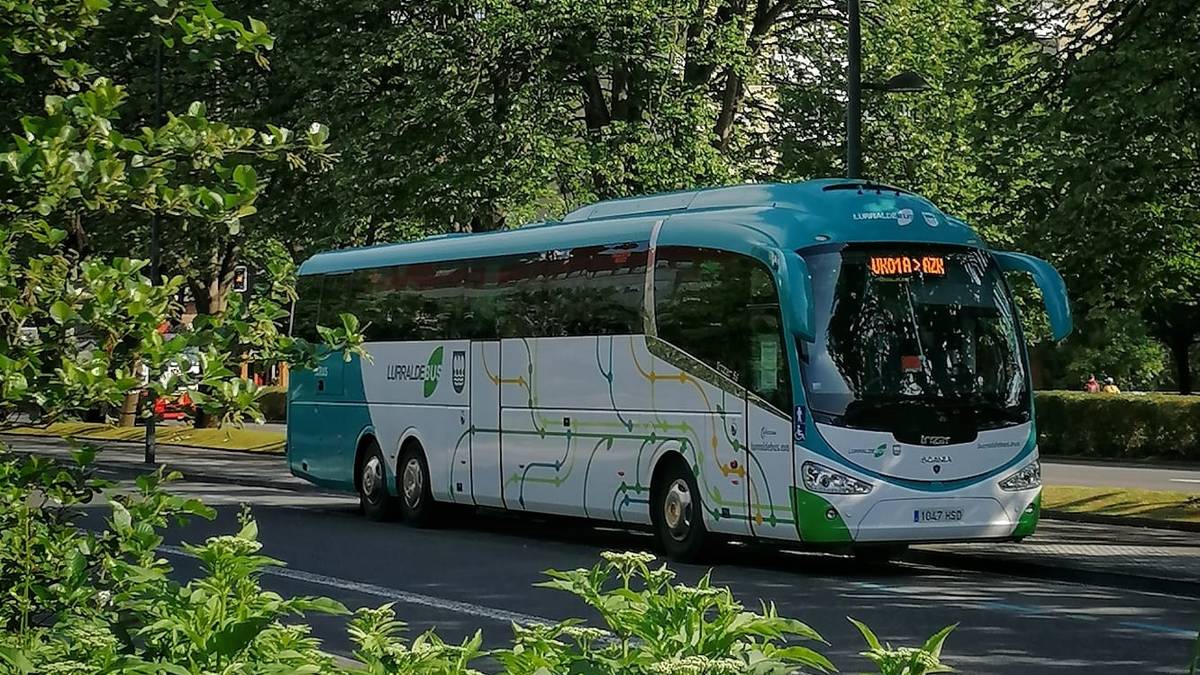 Azpeititik Errezilgo sanantonioetara autobusak antolatu dituzte